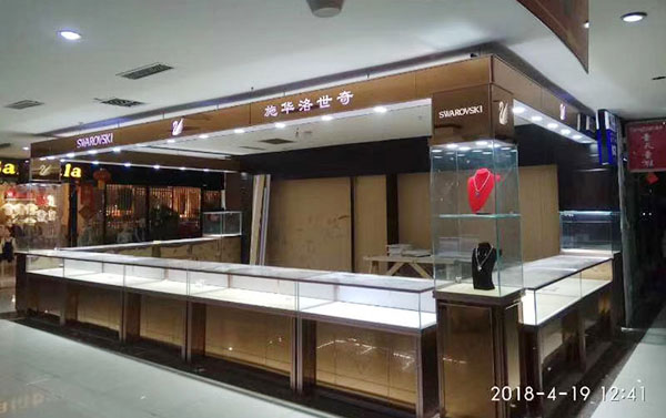 3种好方法帮您挑选玻璃珠宝展示柜